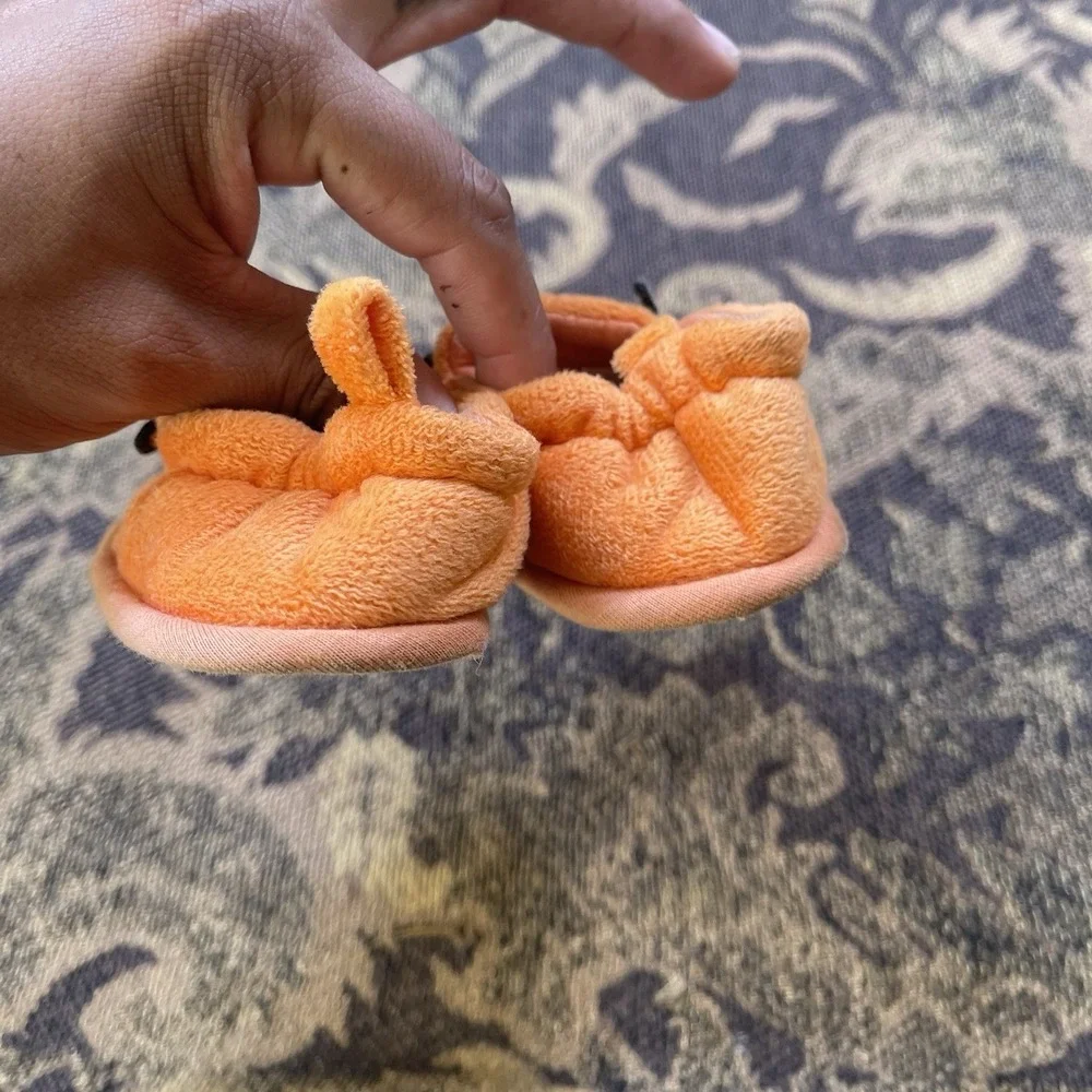 Vtg Y2K Disney Baby Winnie the Pooh Tigger infant soft slippers 6-12 months